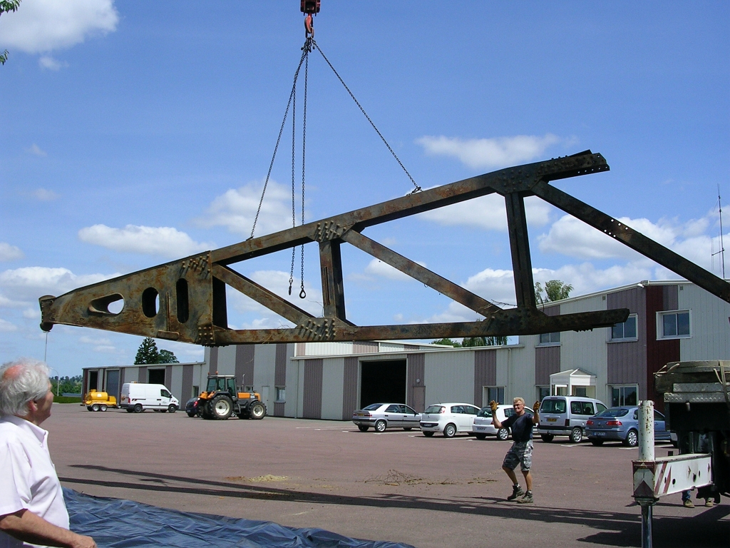 20110601 WHALE:BALEINE 2 Arrives in Vire From Brécey 16.jpg